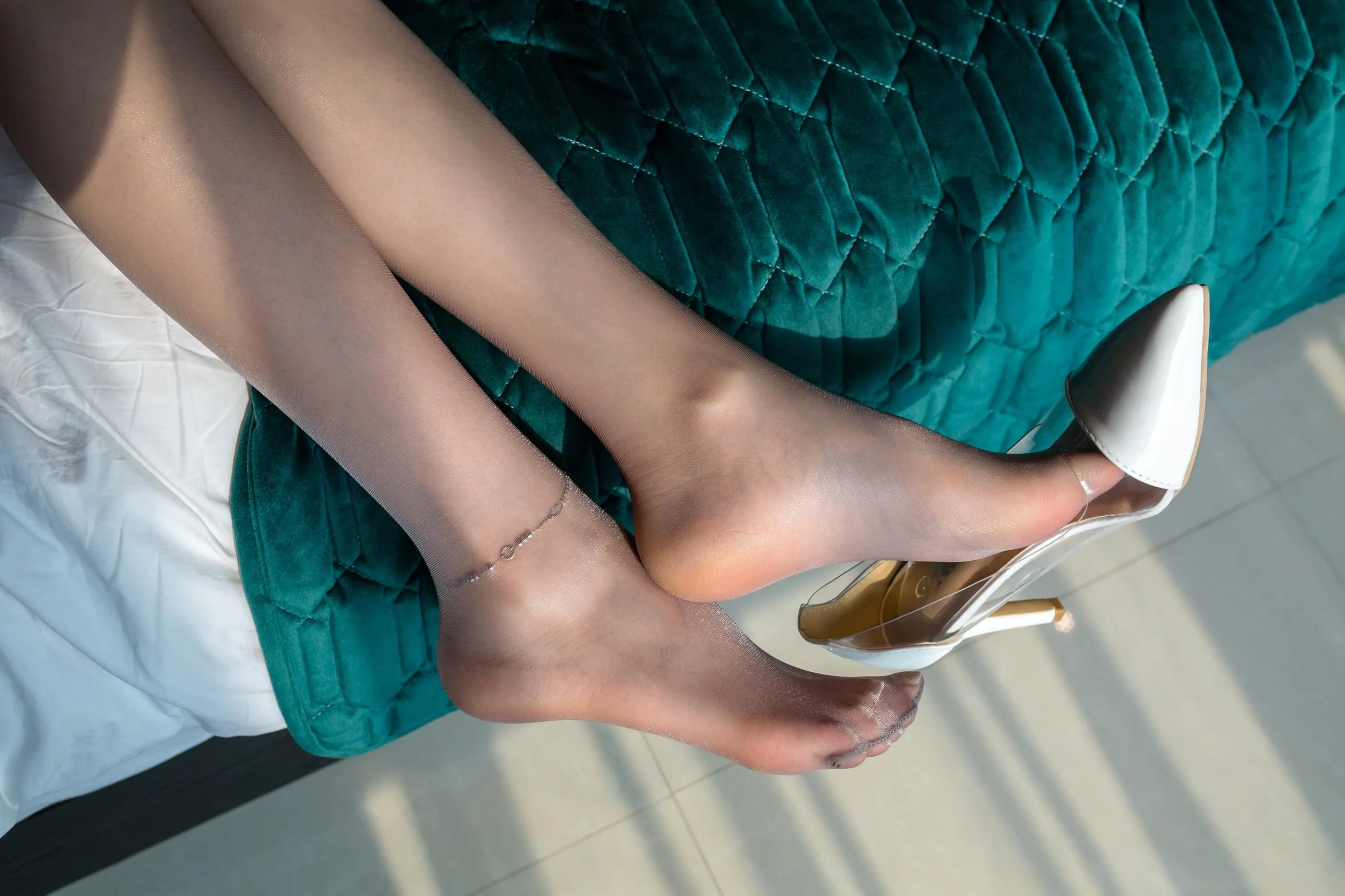 Sia不吃鱼 – NO.002 OL丝袜情 [146P]插图2
